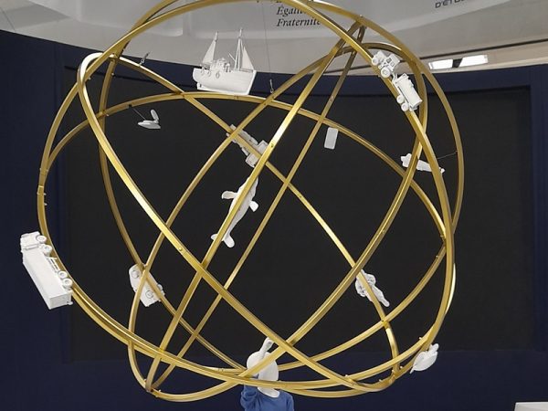 collaboration avec le CNES France evenement boris guivarch sculpteur metalier